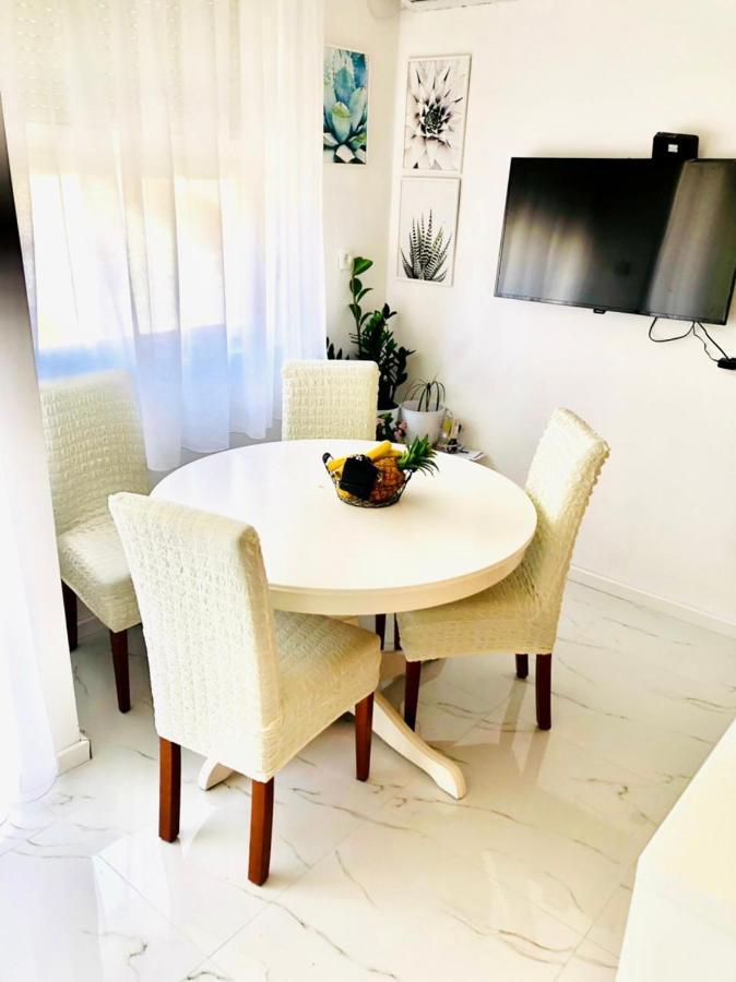 Apartment Lena, Budva Centar ภายนอก รูปภาพ